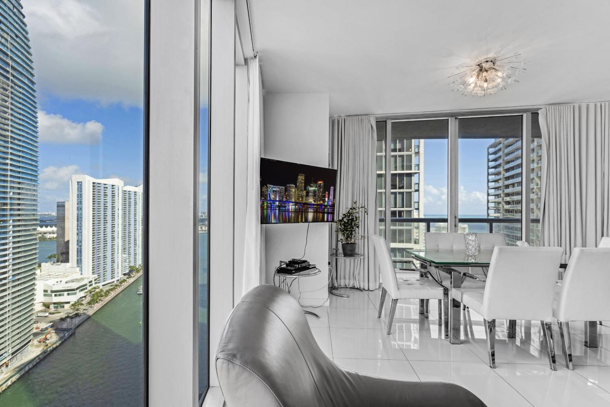 Luxurious Condo At Icon With Views Miami Exteriér fotografie