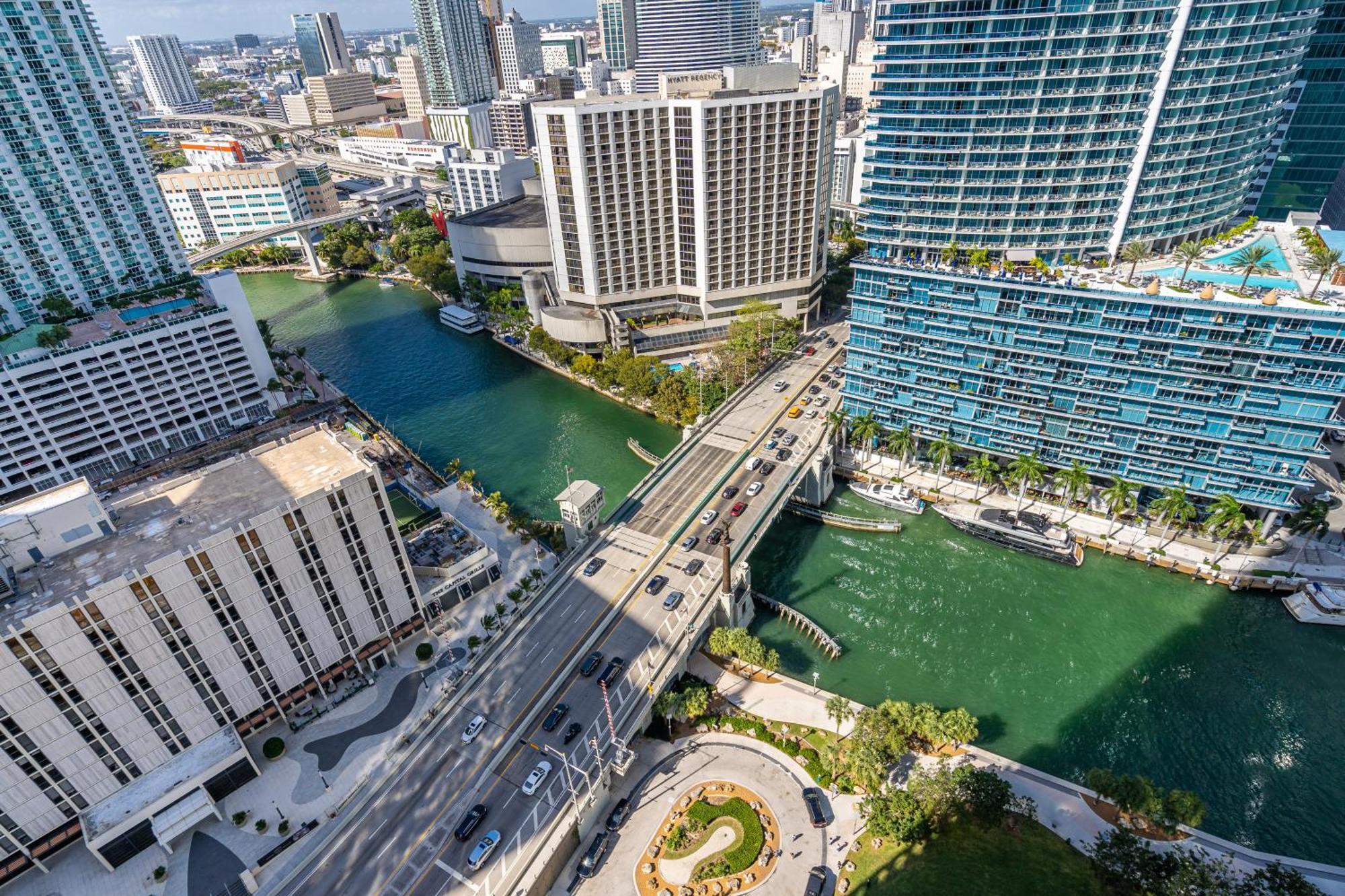 Luxurious Condo At Icon With Views Miami Exteriér fotografie